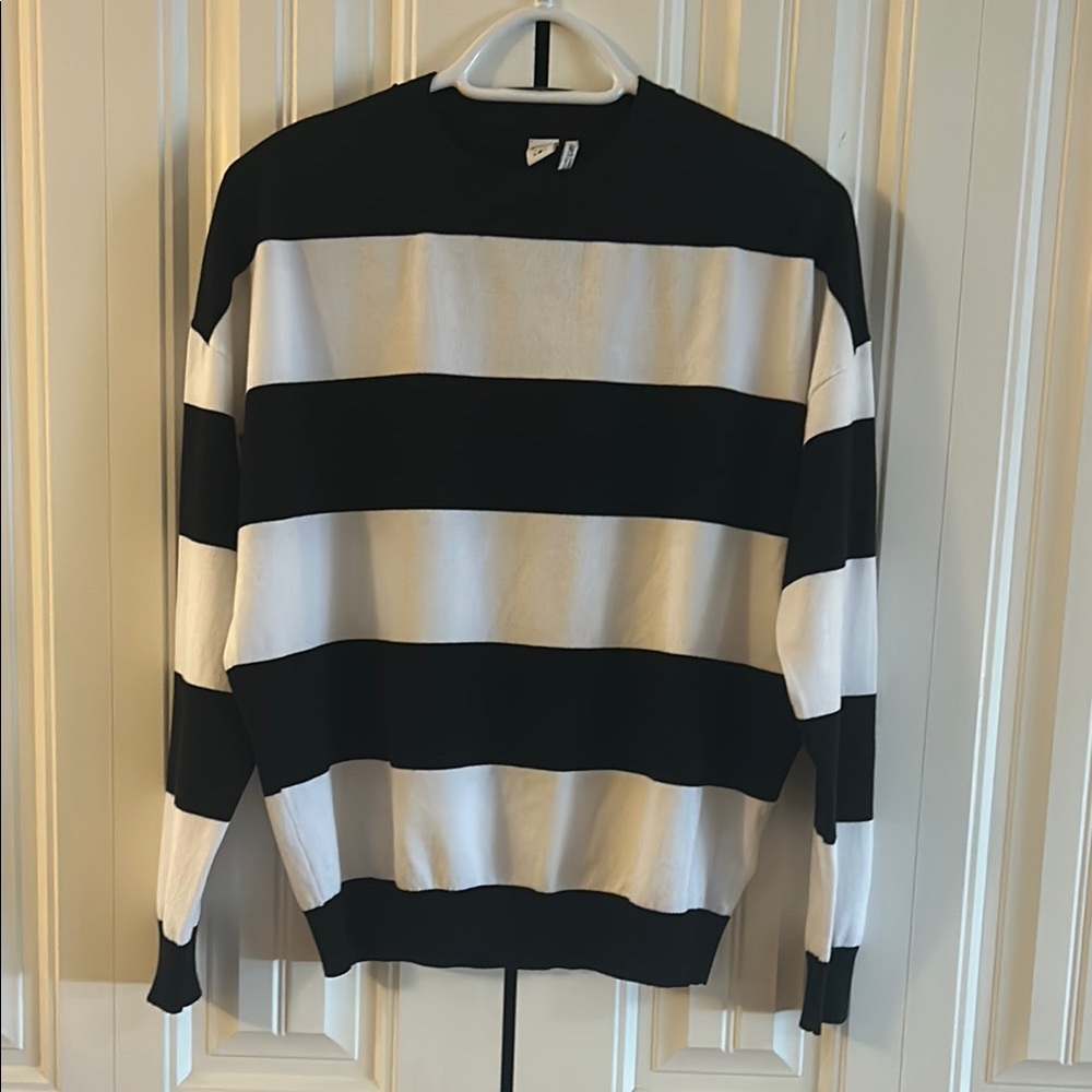 Black and White Striped Women's Sweater -  Twik Size Large